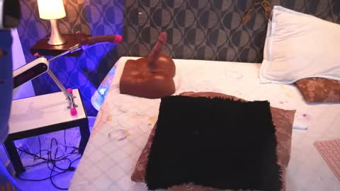 Sharom  online show from October 25, 4:13 pm