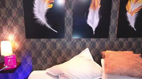 Sharom  online show from March 30, 7:04 pm