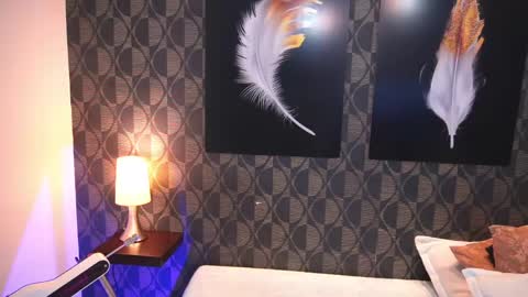 Sharom  online show from March 31, 4:51 pm