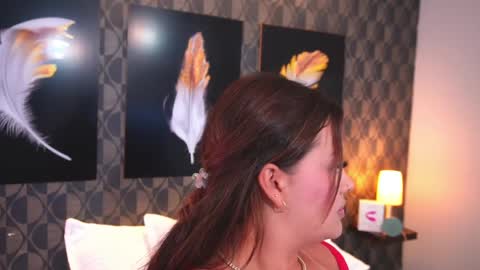 Sharom  online show from April 18, 7:07 pm