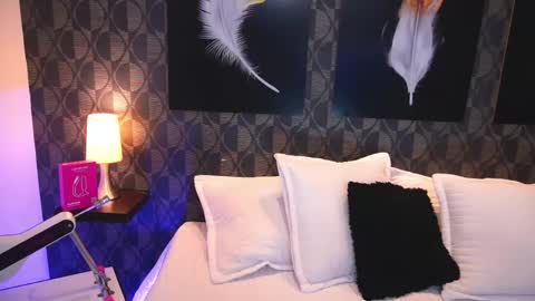 Sharom  online show from April 21, 3:07 pm