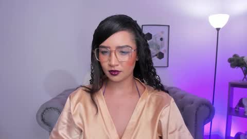 Snapshot of sharon_breezee chatting on November 16, 3:45 am sharon_breezee online show from November 16, 3:45 am