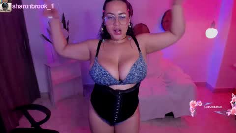 sharon_brook online show from November 13, 5:28 am