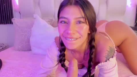 Snapshot of sharon_justin_ chatting on April 29, 6:47 pm Sharon online show from April 29, 6:47 pm