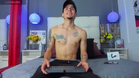 Sharon  Tyga online show from November 14, 1:21 pm