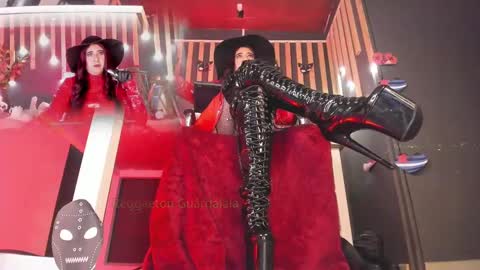 Snapshot of sharoon_gold chatting on February 23, 1:46 am Your mistress Sharon online show from February 23, 1:46 am