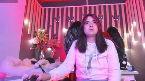 Snapshot of sharoon_gold chatting on September 15, 10:26 am Your mistress Sharon online show from September 15, 10:26 am