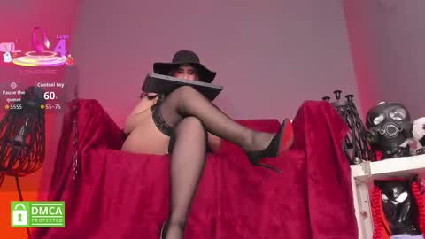 Snapshot of sharoon_gold chatting on October 11, 10:19 pm Your mistress Sharon online show from October 11, 10:19 pm