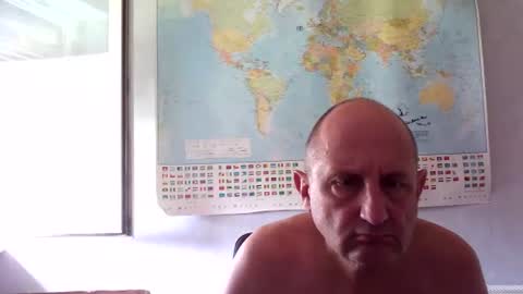 Snapshot of sharpshoder chatting on June 20, 9:56 am Peter online show from June 20, 9:56 am