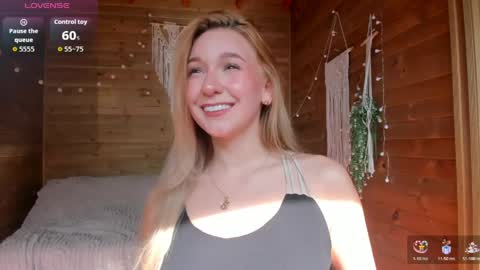 Shantall online show from March 25, 8:48 pm