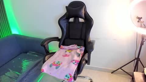 Shauna online show from February 24, 5:05 am