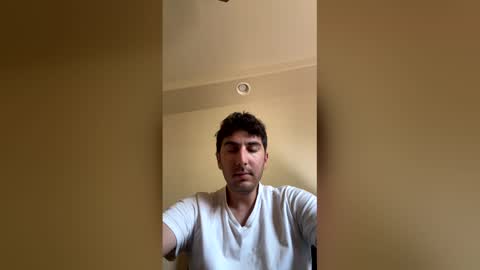 Snapshot of shaunt333 chatting on March 21, 10:24 pm shaunt333 online show from March 21, 10:24 pm