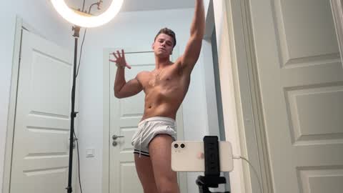 Snapshot of shavarace1 chatting on January 13, 5:12 pm cumshoters online show from January 13, 5:12 pm