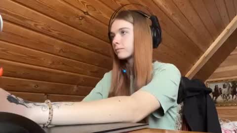 Snapshot of shavonflosi chatting on June 19, 4:28 am Maria online show from June 19, 4:28 am