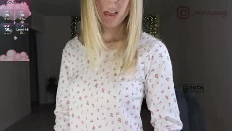 shawty_vi online show from November 11, 7:19 am