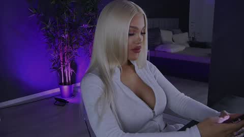 shayblonde online show from January 11, 12:33 am
