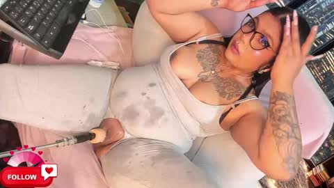 Snapshot of shayna_manson_ chatting on March 8, 8:22 am INDEPENDENT MODEL ITS JUST YOU ME online show from March 8, 8:22 am