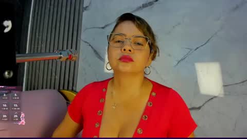 Snapshot of shayra_boobs2 chatting on July 12, 10:39 am shayra_boobs2 online show from July 12, 10:39 am