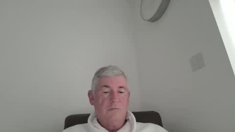 she52 online show from April 18, 6:45 pm