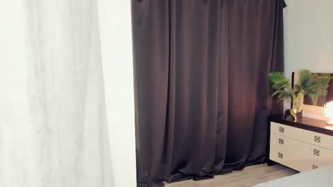 Violet online show from December 21, 2:04 pm