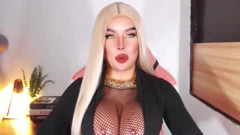 sheenafrost online show from March 12, 5:41 pm