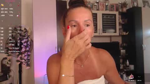 Sheila GMT 2 Tuesday Wednesday Friday Saturday Sunday- 8  5  online show from September 29, 4:39 am