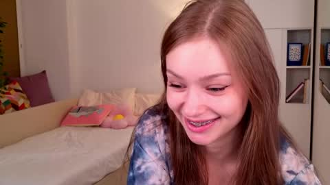 Snapshot of sheilla_pink chatting on May 30, 4:04 pm SHEILA online show from May 30, 4:04 pm