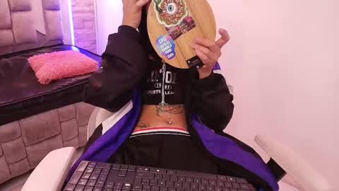 Snapshot of sheilly_brown chatting on October 1, 7:42 pm sheilly_brown online show from October 1, 7:42 pm