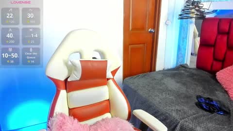 Snapshot of sheilly_brown chatting on October 18, 7:36 pm sheilly_brown online show from October 18, 7:36 pm