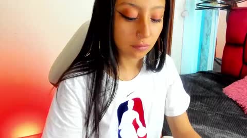 Snapshot of sheilly_brown chatting on October 24, 7:32 pm sheilly_brown online show from October 24, 7:32 pm