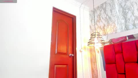 Snapshot of sheilly_brown chatting on December 3, 7:23 pm sheilly_brown online show from December 3, 7:23 pm