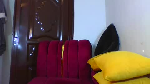 shelia420715 online show from April 13, 6:35 pm