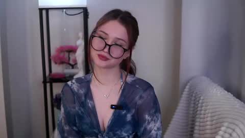 Lina online show from February 12, 1:50 pm