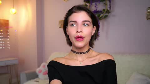 Snapshot of shelleyharn chatting on October 24, 1:03 am Alex online show from October 24, 1:03 am