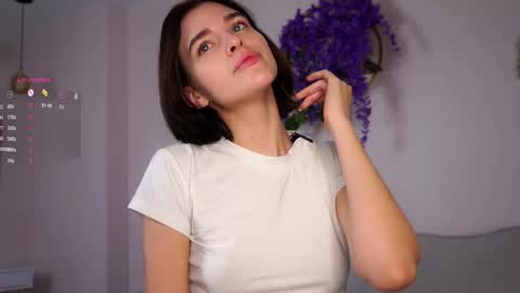 Snapshot of shelleyharn chatting on December 14, 1:11 am Alex online show from December 14, 1:11 am