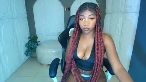 Snapshot of shelly_r chatting on May 20, 8:26 pm Shelly online show from May 20, 8:26 pm