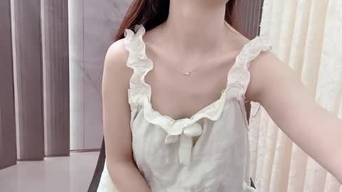 Shelly online show from April 20, 11:28 pm