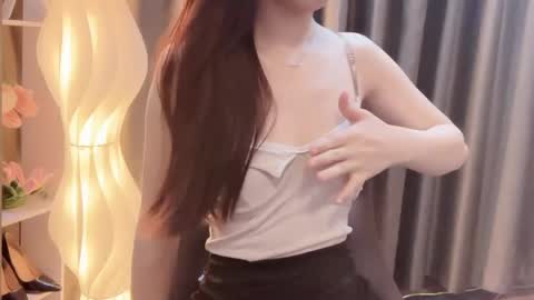 Shelly online show from June 7, 1:43 am