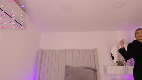 shelynna_azzul online show from July 13, 12:19 pm