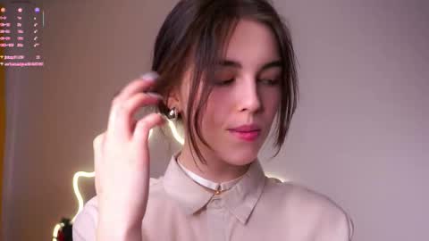 Mira online show from February 4, 6:14 pm