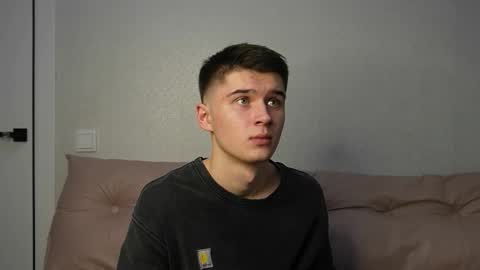 Max online show from November 6, 7:15 pm