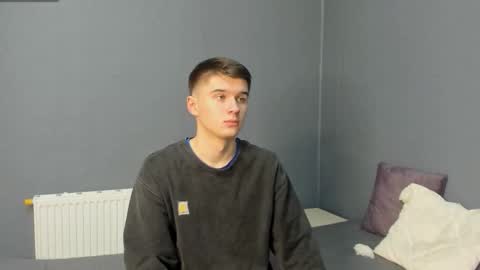 Max online show from November 11, 6:41 pm