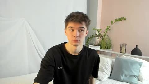 Max online show from February 21, 1:06 am