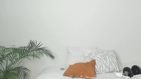 Snapshot of sherlyn_adams69 chatting on December 14, 11:18 am Sherlyn Adams online show from December 14, 11:18 am