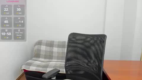 Snapshot of sherril_fox chatting on October 28, 7:12 am sherril_fox online show from October 28, 7:12 am