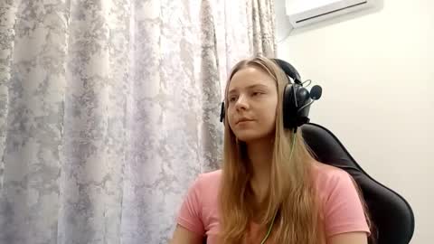 Lisa online show from December 18, 6:19 am