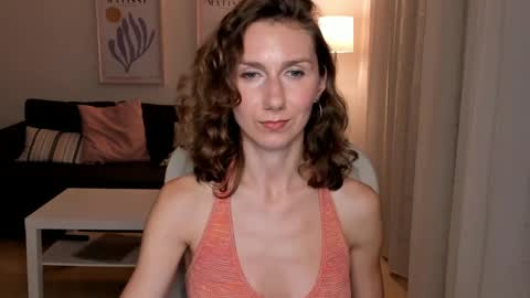 Snapshot of shesleepsnaked chatting on December 17, 9:05 pm shesleepsnaked online show from December 17, 9:05 pm
