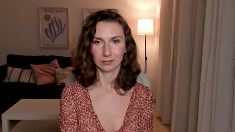 Snapshot of shesleepsnaked chatting on December 22, 8:25 pm shesleepsnaked online show from December 22, 8:25 pm