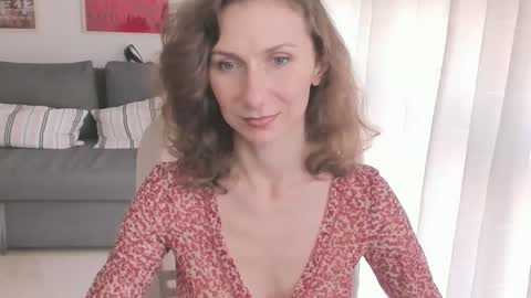 Snapshot of shesleepsnaked chatting on September 27, 4:01 pm shesleepsnaked online show from September 27, 4:01 pm