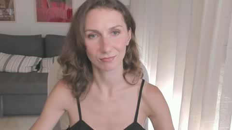 Snapshot of shesleepsnaked chatting on October 1, 4:02 pm shesleepsnaked online show from October 1, 4:02 pm
